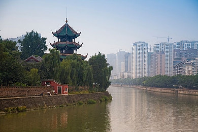 一亲二插：亲情交织，故事插叙，畅享游戏新境界