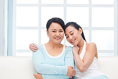 两人 上面2人 下边MBA：逆袭之路：打工族华丽转身，揭秘他们如何征服MBA舞台-1
