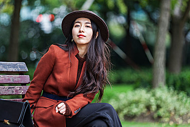 丁香六月色婷婷：视觉盛宴，心灵驿站：探索色彩斑斓的宁静世界