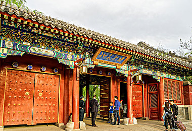 国精产品999国精产品官网免费：奇幻探险之旅，体验国风魅力，国精游戏999等你探索