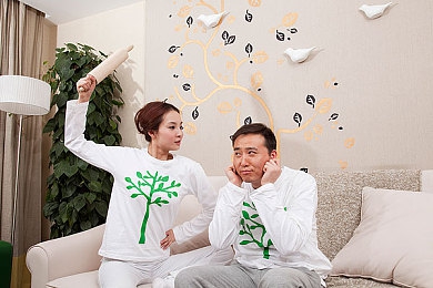 男女之间的哔哔哩哩：网络社交新风向：哔哩哔哩见证性别平等对话新时代