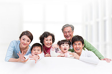 汤不热5.3破解版：破解版游戏引发热议：利弊交织，行业版权保护与玩家体验如何平衡？-1