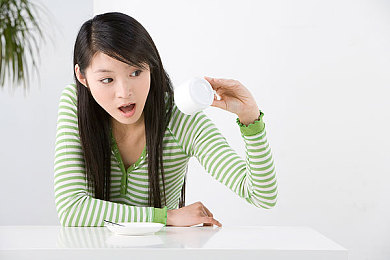 黑料传送门线路一：游戏秘境探秘：友谊与背叛交织的神秘领域之旅-1
