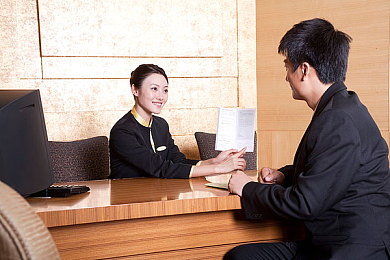 男生和女生一起拆拆很痛的：校园拆解意外惊心，安全教育刻不容缓
