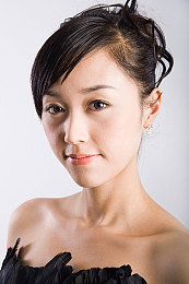 三上悠亚后入：日本女星三上悠亚挑战“后入”元素，影视作品引发社会热议-1