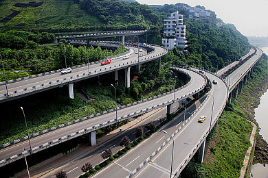 久久在现：穿越时空之旅，历史与现代交融探险-1