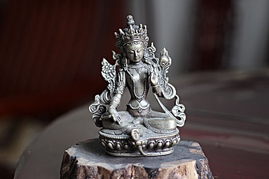 白丝校花 扒开美腿甜美游戏：丝袜美腿校园风，情感互动游戏盛宴