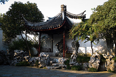 丝袜老师踩我 巴：袜舞风波：课堂意外引安全反思，共筑温馨校园梦-1