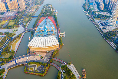 成人18网站：网络监管护航，青春防线守护——揭秘网络道德与成长挑战-2