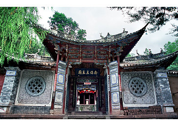 18色情网站：揭秘隐秘角落：探秘刺激虚拟世界冒险之旅，挑战《18色情网站》等你来挑战