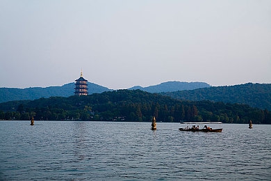 王者荣耀西施因为欠债而无法偿：《王者荣耀》西施欠债风波：揭开虚拟英雄背后真实困境，玩家热议理性消费-3