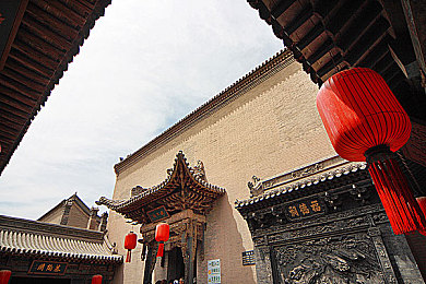 女警察羽毛搔乳尖受到崩溃：警羽事件激荡，形象重塑与法治前行