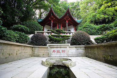 葵千惠喷水系激烈1553：水战奇遇：喷水战士的激爽冒险之旅