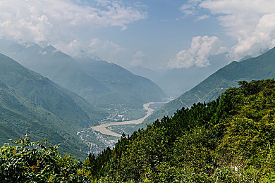 十大免费黄片：探索奇境，解锁十大绝妙免费游戏：回味经典，尽享欢乐时光-1