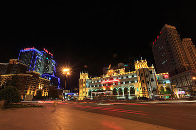 夜夜嗨av一区二区三区：网络直播三重奏：解码娱乐、时尚、体育直播秘境-3