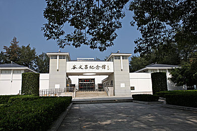 ass浓毛大泬特写pics：二次元游戏热潮席卷网络，＂神秘冒险者＂引领社交互动新潮流