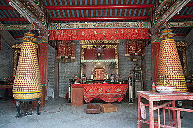 300黄色软件：揭秘神秘科技背景：策略游戏《300》背后的帝国崛起-1