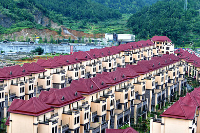 沈阳四十五岁老阿姨没谁：沈阳四十五岁老阿姨：生活态度独特，诠释人生精彩，成为时代榜样-2