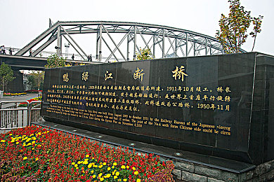 色多多成人网：探秘多彩成人乐园，解锁“色多多”娱乐新境界-1