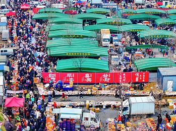 九色PORNY丨首页 原版：九彩奇幻之旅：揭秘游戏色彩盛宴的艺术魅力-2