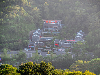 被敬老院8个老头吃奶：温情敬老：揭秘牛奶背后的温馨故事-2
