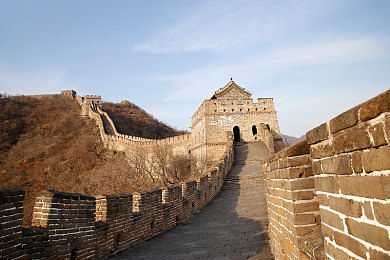 天堂国产乱码精品久久卡1卡2：乱码风波：游戏命名争议引发行业反思与市场规范