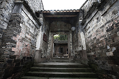 在床上打扑克视频软件：“云端牌局，直播欢乐，互动新体验，社交娱乐两不误”-2