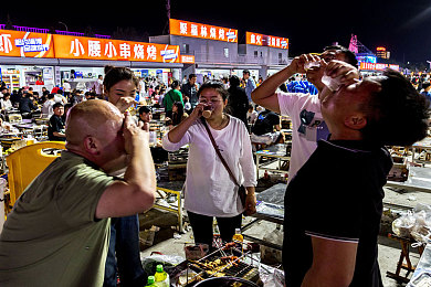 国无人精品一区二区三区：科技先锋汇聚，未来出行新纪元——无人驾驶探索之旅