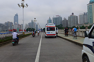 91吃瓜爆料网二区：网络热点追踪，揭秘幕后真相，互动盛宴等你来！