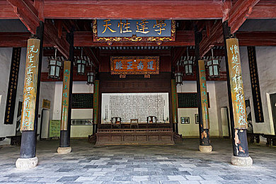 美女直播全婐网站免费高清：全婐直播平台：免费高清，引领娱乐新潮流，感受直播魅力无限-2