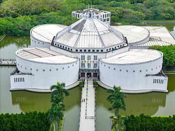 国内网友自拍偷拍：隐私之痛：揭秘自拍狂潮下的偷拍现象与应对策略-2