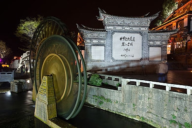 看黄十大软件：游戏净土守护者：揭秘游戏暗流，远离“黄毒”，共建清朗娱乐空间