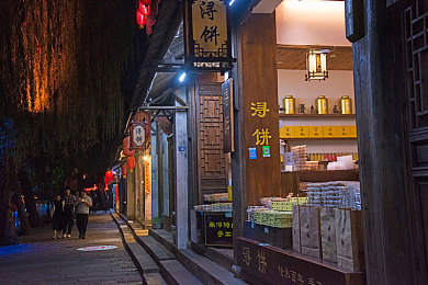 一亲二抱三叉：探寻情感共鸣，共鉴游戏巅峰之旅-3