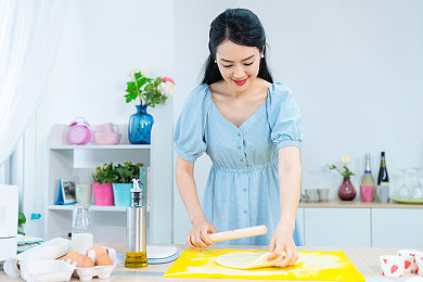 TikTok国际色板黄：色彩征服全球：TikTok潮流色板大挑战-3
