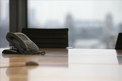老板办公室乳摸秘书gif下一页：网络谣言终结者：职场守护神