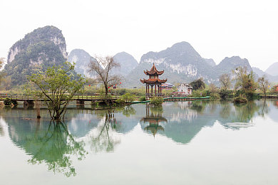 成人在线免费：虚拟人生盛宴，探索趣味无限游戏世界-1