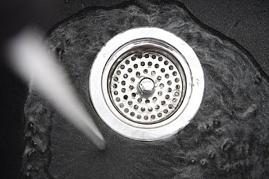 体育生被捆绑玩弄取精GV：校园暴力阴影重，体育生绑身引深思，安全教育刻不容缓