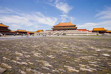 黄色成人游戏：探索成人虚拟冒险：深度解析热门成人游戏魅力与攻略-2