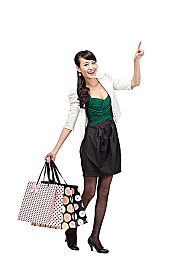 美女污黄网站视频：探秘游戏世界：美女元素与污黄元素交织下的奇幻冒险之旅-5
