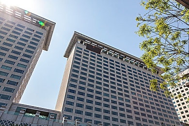 打扑克不盖被子软件下载：夜战扑克，护眼又防寒，健康游戏新体验-2