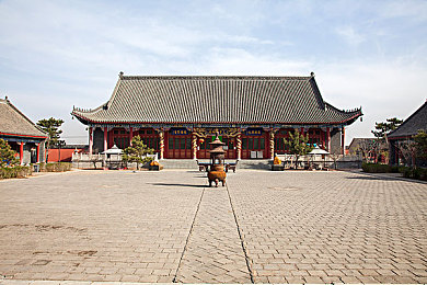 被变态上司长腿OL的人物背景：长腿OL职场遭性骚扰，社会呼吁共同打击职场不公-5
